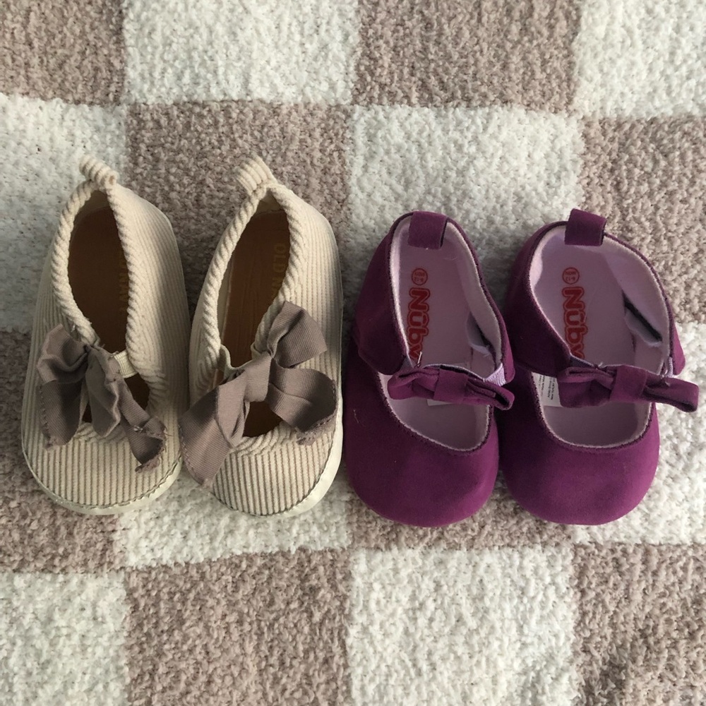 BOGO 🎊 Bundle of Nuby/Old Navy First Walkers/Crib Shoes